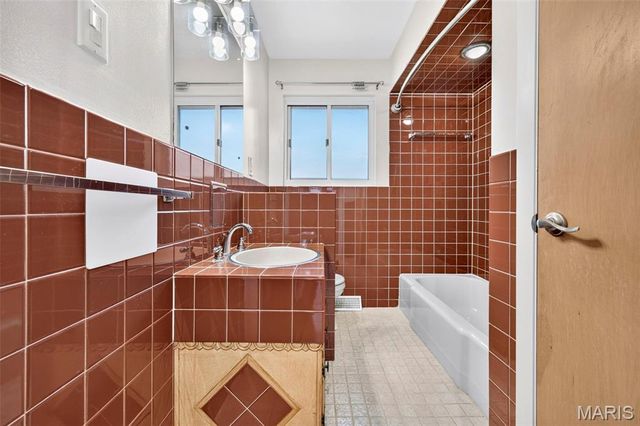 3820 Berview Lane, St Louis, MO 63125