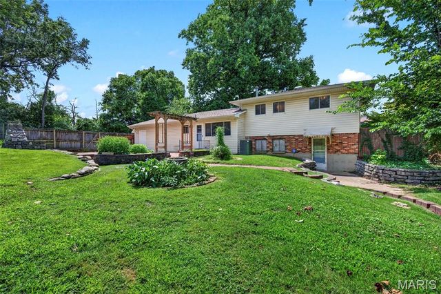 3820 Berview Lane, St Louis, MO 63125