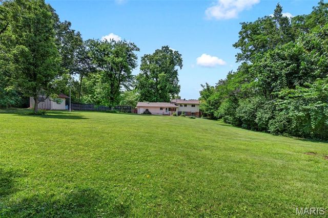 3820 Berview Lane, St Louis, MO 63125