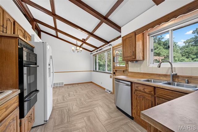 3820 Berview Lane, St Louis, MO 63125