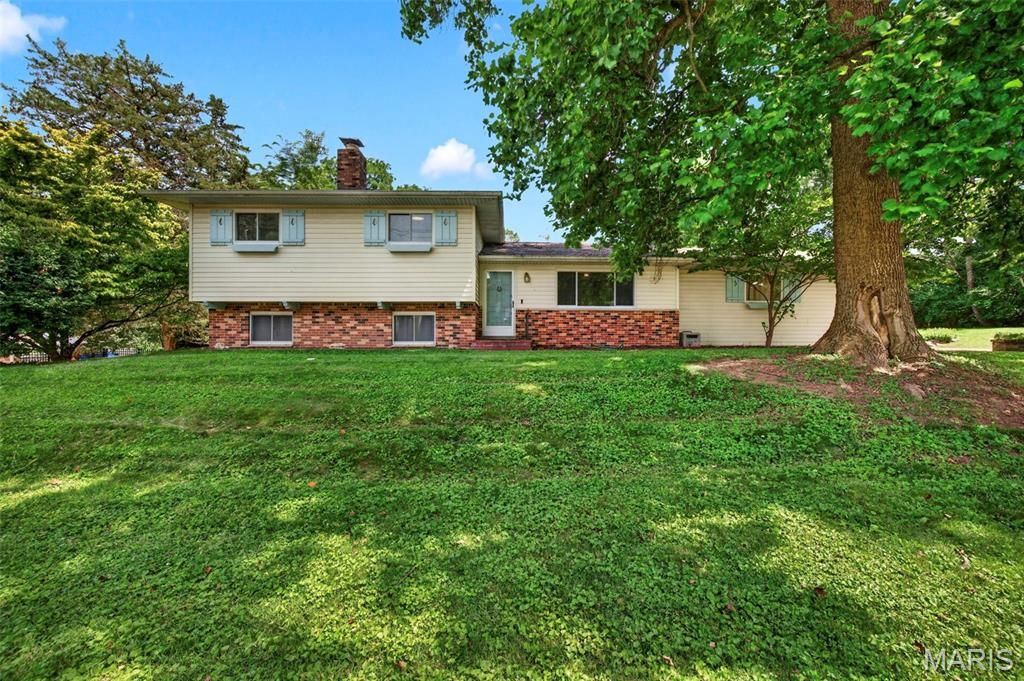 3820 Berview Lane, St Louis, MO 63125