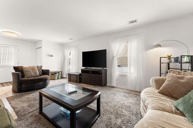 1819 Burgundy Street, Schererville, IN 46375