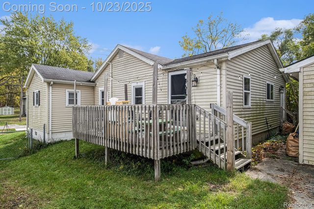 845 N East Street, Fenton, MI 48430