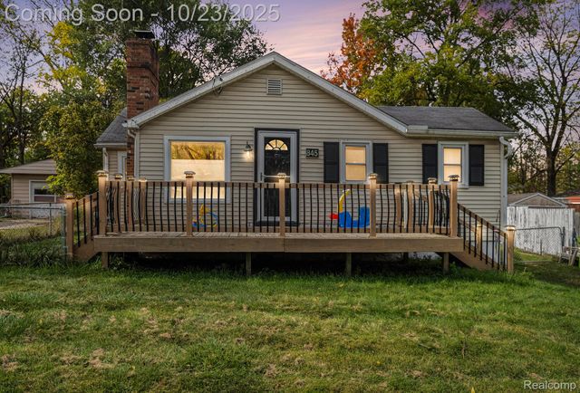 845 N East Street, Fenton, MI 48430