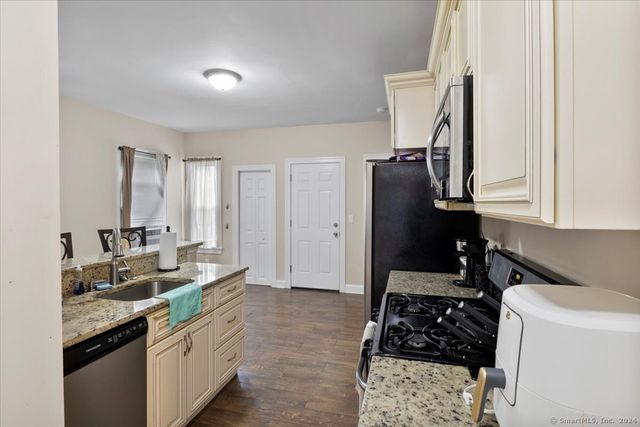 70 Fairview Street, New Britain, CT 06051
