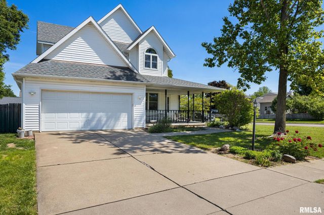 200 LEXINGTON Drive, Washington, IL 61571