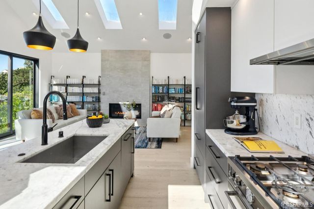 39 Christopher Drive, San Francisco, CA 94131