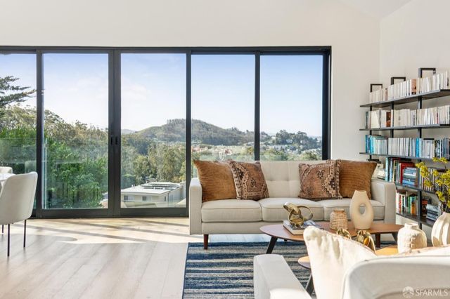 39 Christopher Drive, San Francisco, CA 94131