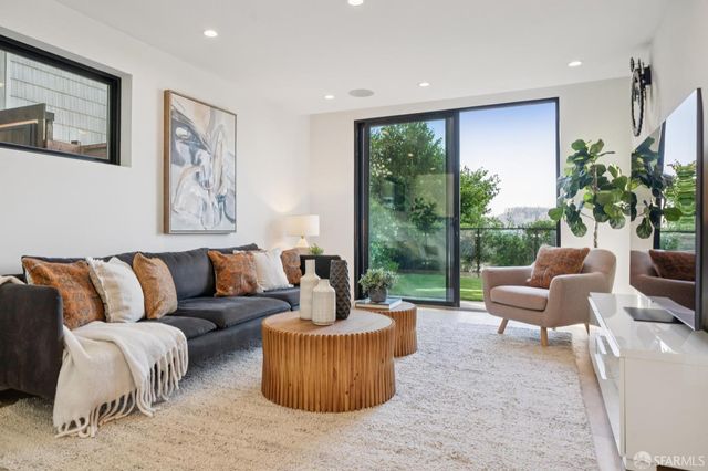 39 Christopher Drive, San Francisco, CA 94131