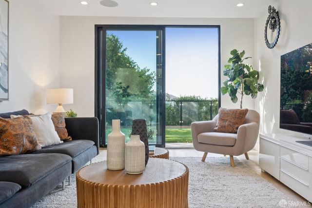 39 Christopher Drive, San Francisco, CA 94131