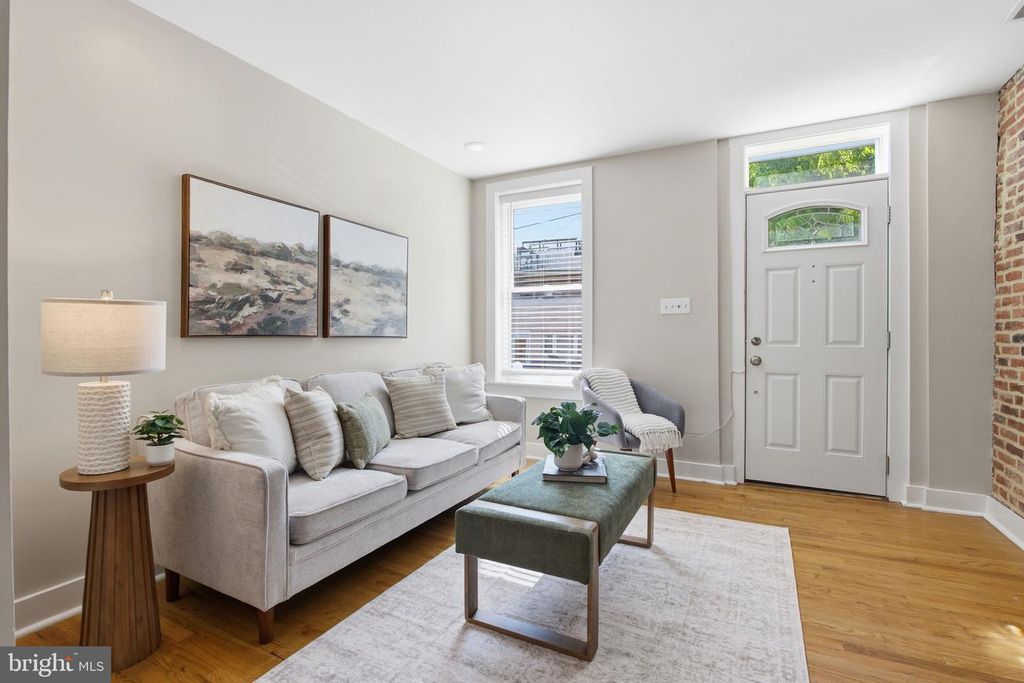 Image 1 of property listing at 1031 S BOULDIN ST, Baltimore, MD 21224