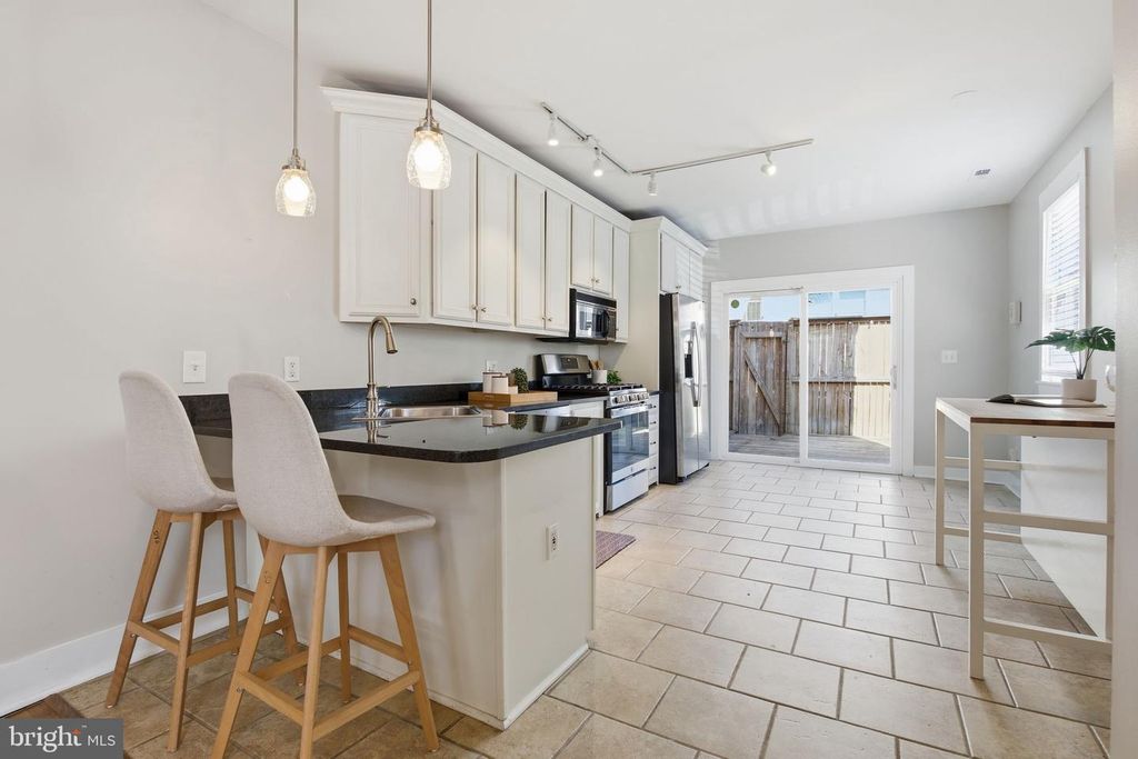 Image 10 of property listing at 1031 S BOULDIN ST, Baltimore, MD 21224