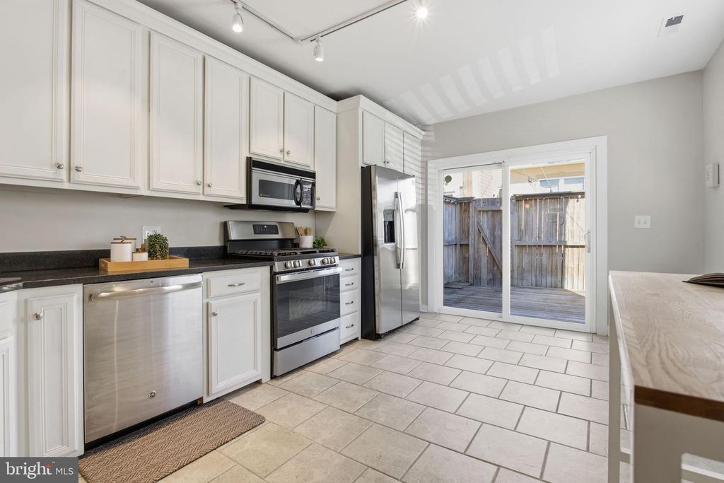Image 12 of property listing at 1031 S BOULDIN ST, Baltimore, MD 21224