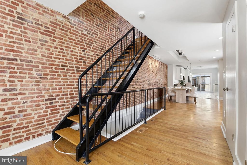 Image 15 of property listing at 1031 S BOULDIN ST, Baltimore, MD 21224