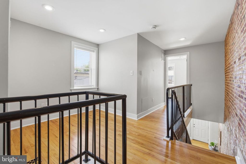 Image 16 of property listing at 1031 S BOULDIN ST, Baltimore, MD 21224