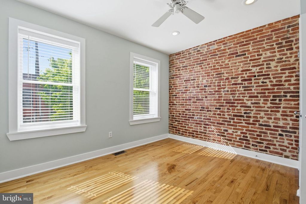 Image 18 of property listing at 1031 S BOULDIN ST, Baltimore, MD 21224