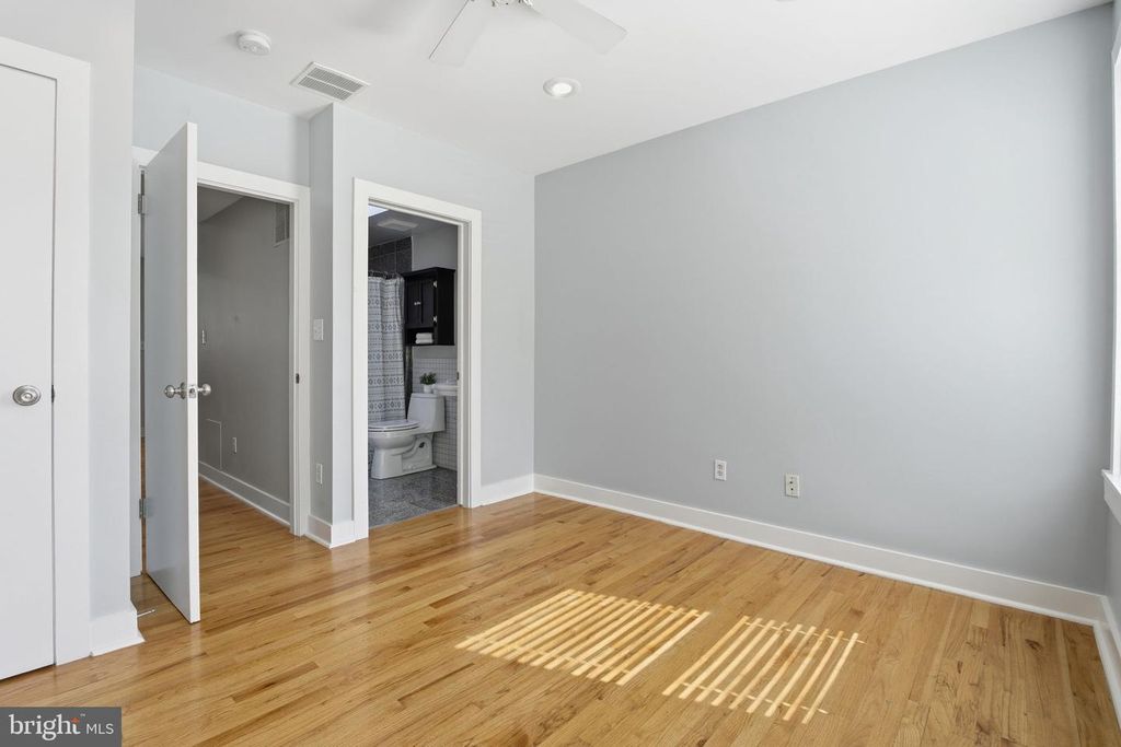 Image 19 of property listing at 1031 S BOULDIN ST, Baltimore, MD 21224