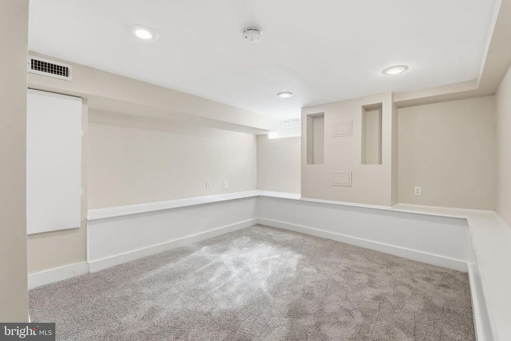 Image 27 of property listing at 1031 S BOULDIN ST, Baltimore, MD 21224