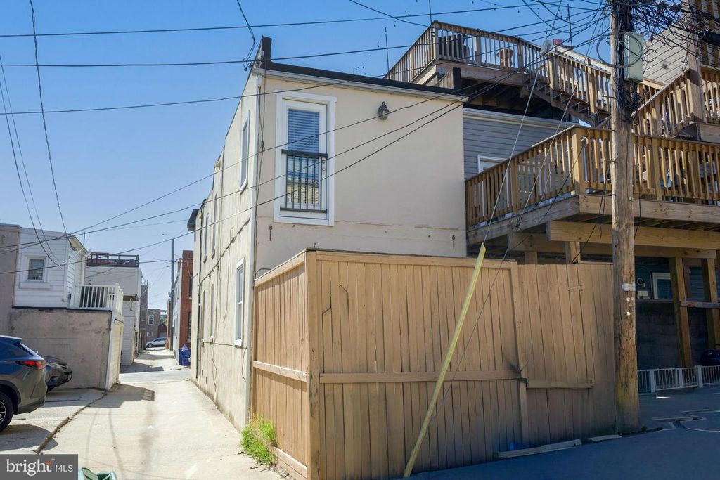 Image 33 of property listing at 1031 S BOULDIN ST, Baltimore, MD 21224