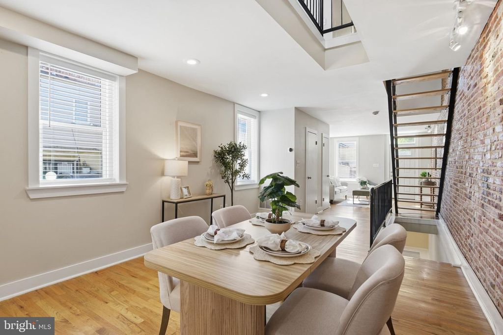 Image 6 of property listing at 1031 S BOULDIN ST, Baltimore, MD 21224