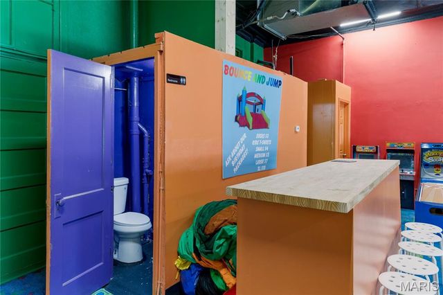 5464 Gravois Avenue, St Louis, MO 63116