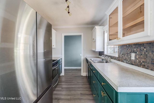 1688 Sunset Boulevard, Biloxi, MS 39531