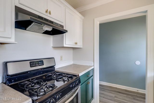 1688 Sunset Boulevard, Biloxi, MS 39531