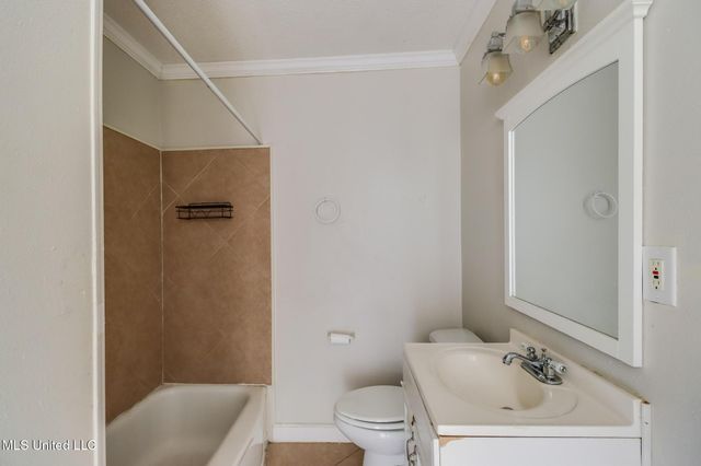 1688 Sunset Boulevard, Biloxi, MS 39531