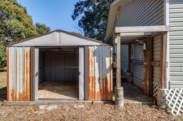 1688 Sunset Boulevard, Biloxi, MS 39531