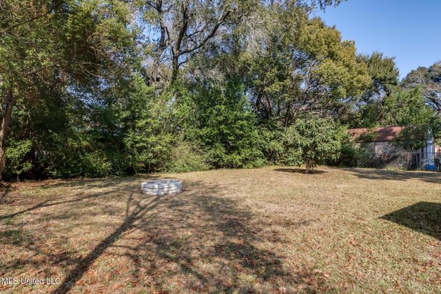 1688 Sunset Boulevard, Biloxi, MS 39531