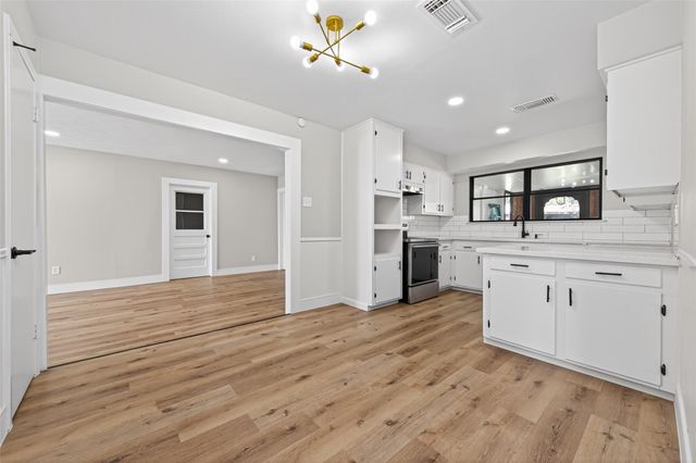 7227 Colton St, Houston, TX 77016