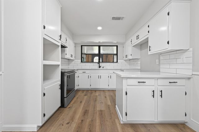 7227 Colton St, Houston, TX 77016