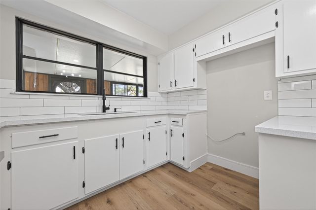 7227 Colton St, Houston, TX 77016