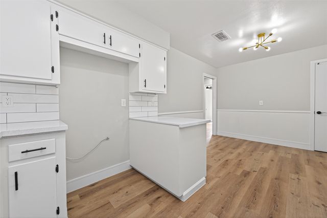 7227 Colton St, Houston, TX 77016