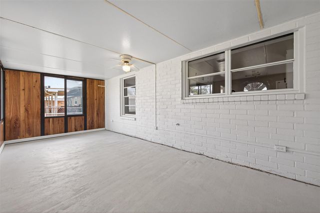 7227 Colton St, Houston, TX 77016