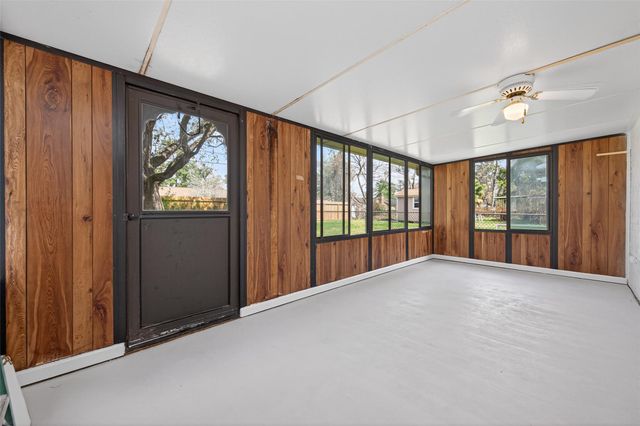 7227 Colton St, Houston, TX 77016