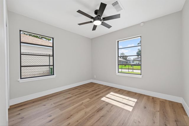 7227 Colton St, Houston, TX 77016