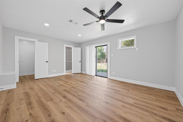 7227 Colton St, Houston, TX 77016