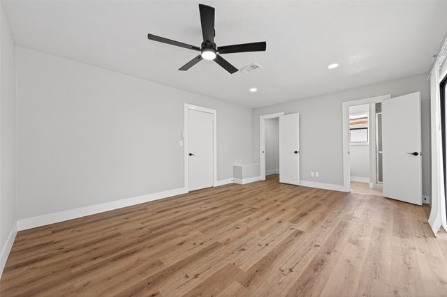 7227 Colton St, Houston, TX 77016