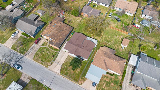 7227 Colton St, Houston, TX 77016