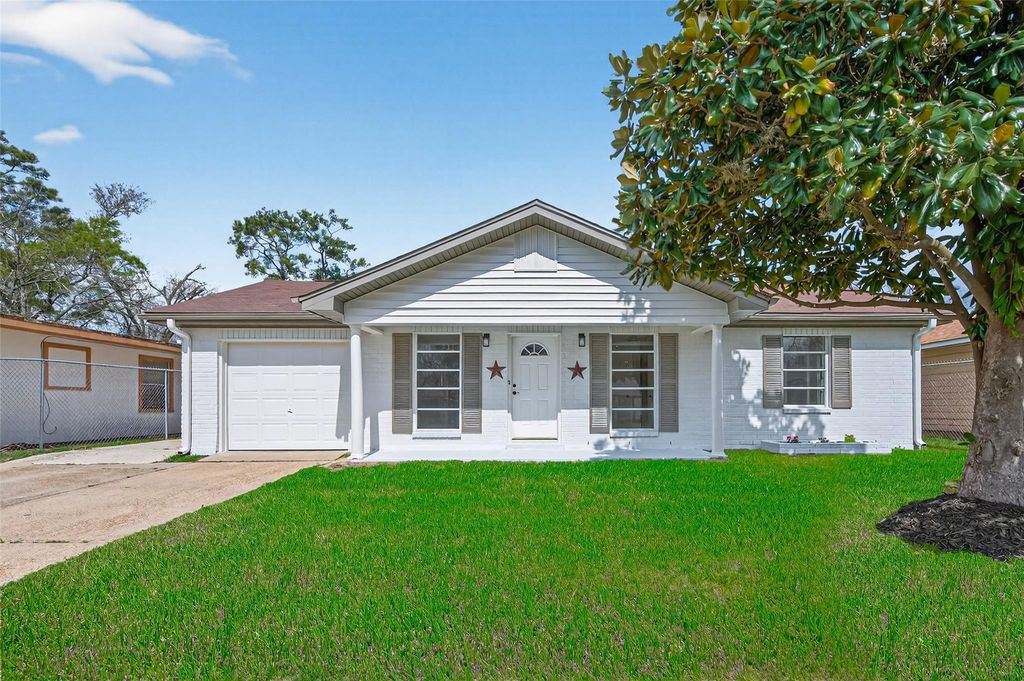 7227 Colton St, Houston, TX 77016