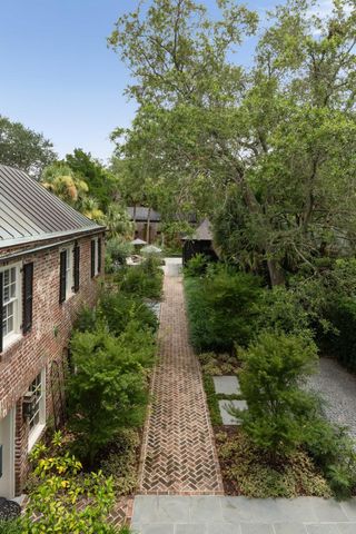 125 Tradd Street, Charleston, SC 29401