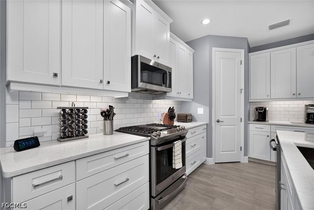 3121 Heritage Pines DR, Fort Myers, FL 33905