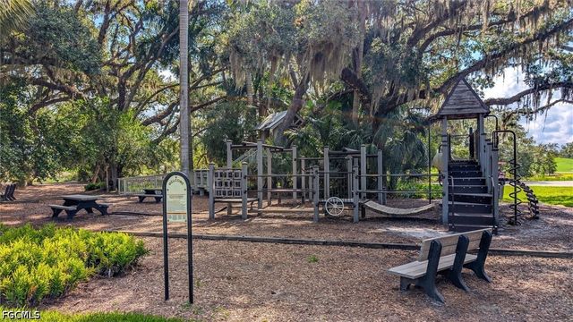 3121 Heritage Pines DR, Fort Myers, FL 33905