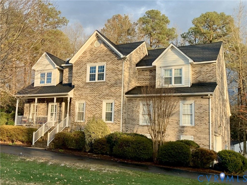 9008 Kings Charter Dr, Mechanicsville, VA 23116