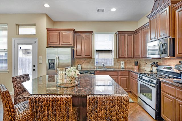 21 Cheswood Manor Drive, The Woodlands, TX 77382