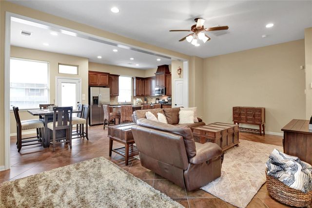 21 Cheswood Manor Drive, The Woodlands, TX 77382