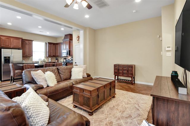 21 Cheswood Manor Drive, The Woodlands, TX 77382