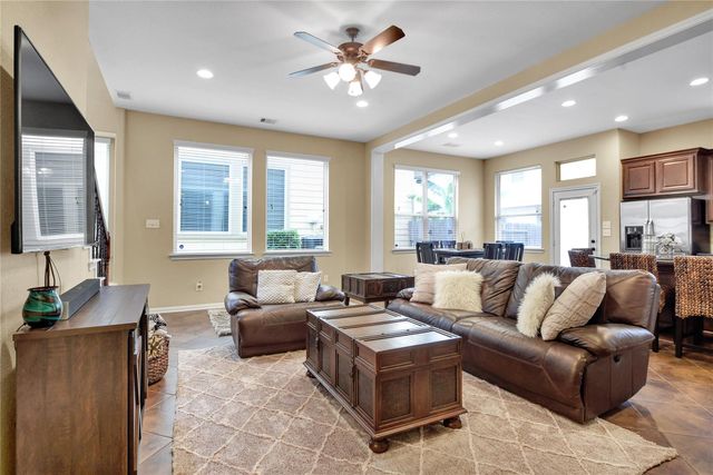 21 Cheswood Manor Drive, The Woodlands, TX 77382