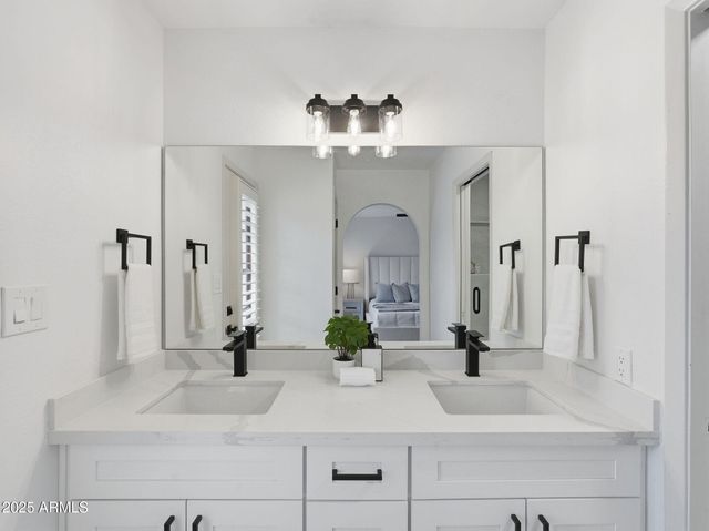 2446 E HALE Street, Mesa, AZ 85213